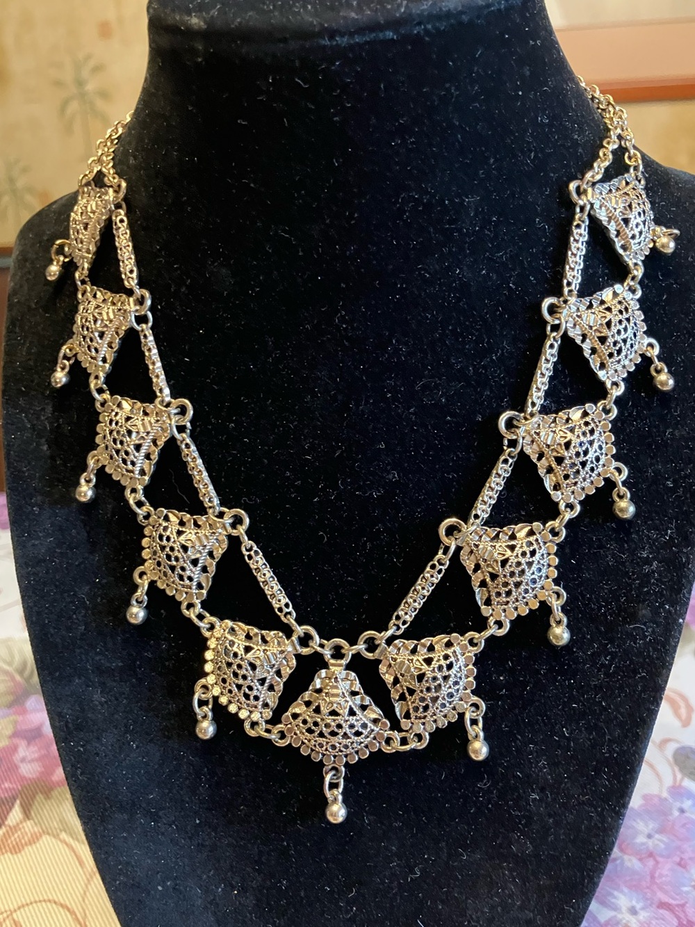 VINTAGE FILIGREE BIB NECKLACE